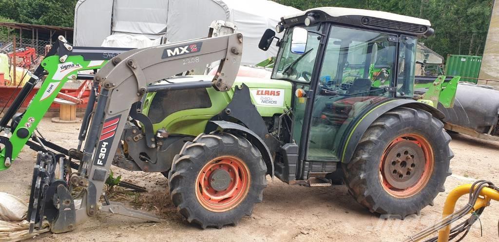 CLAAS Nexos 240F Traktory