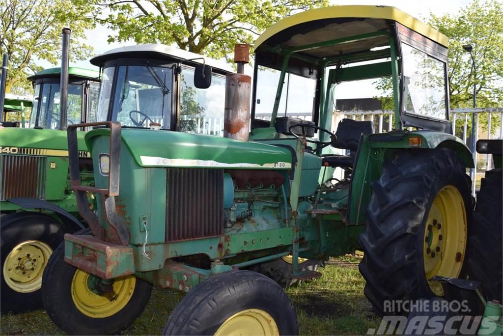 John Deere 2130 Traktory