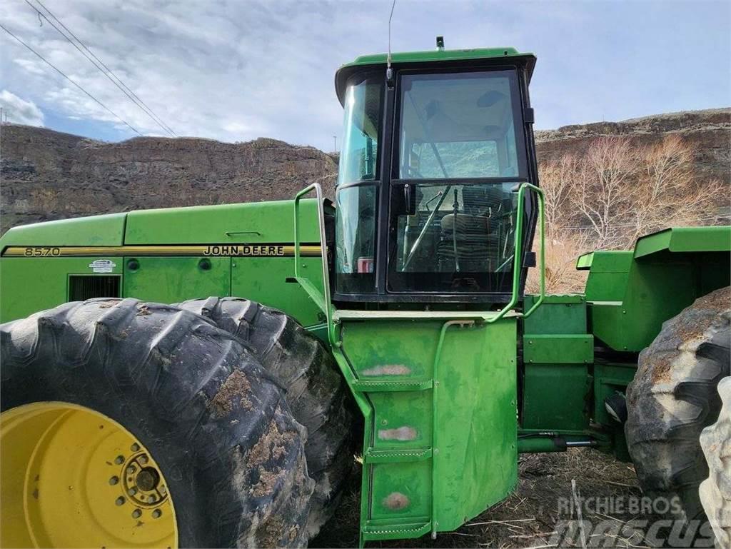 John Deere 8570 Traktory