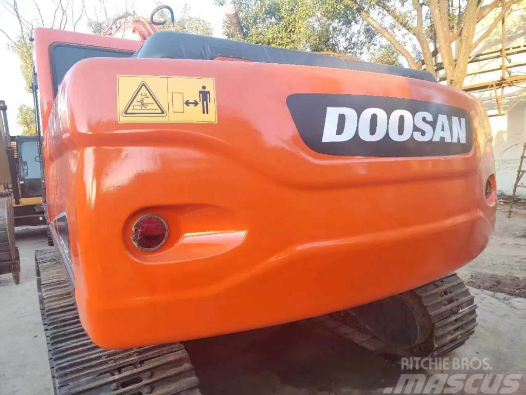 Doosan DX 225 Pásová rýpadla