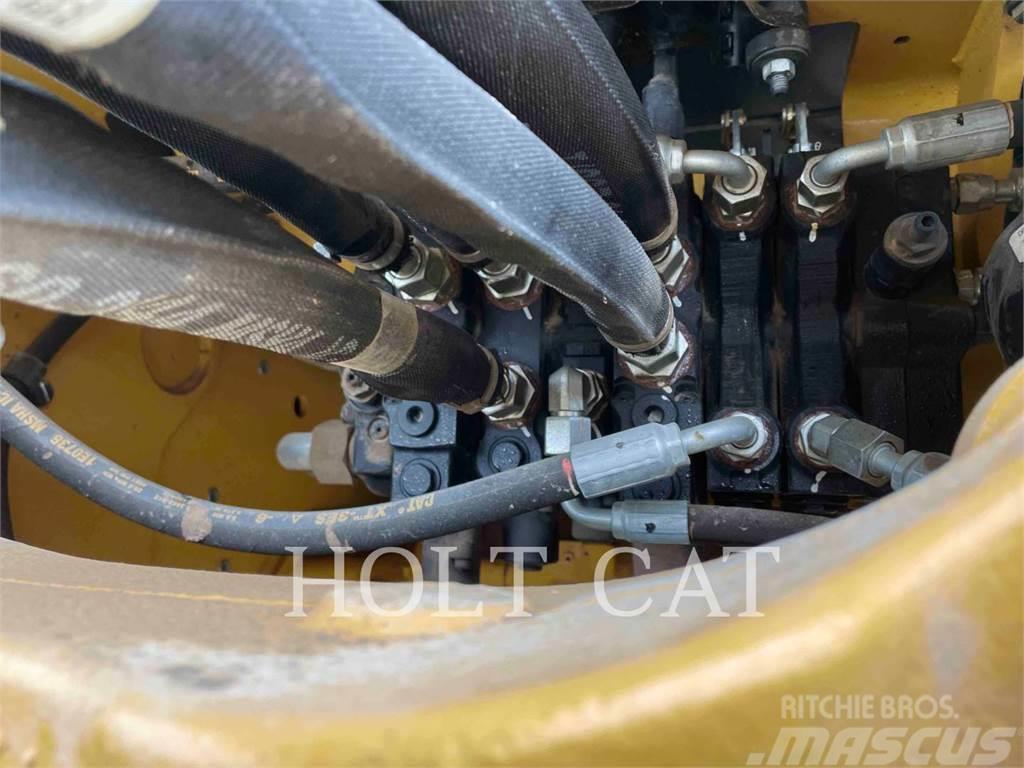 CAT 415 Rýpadlo-nakladače