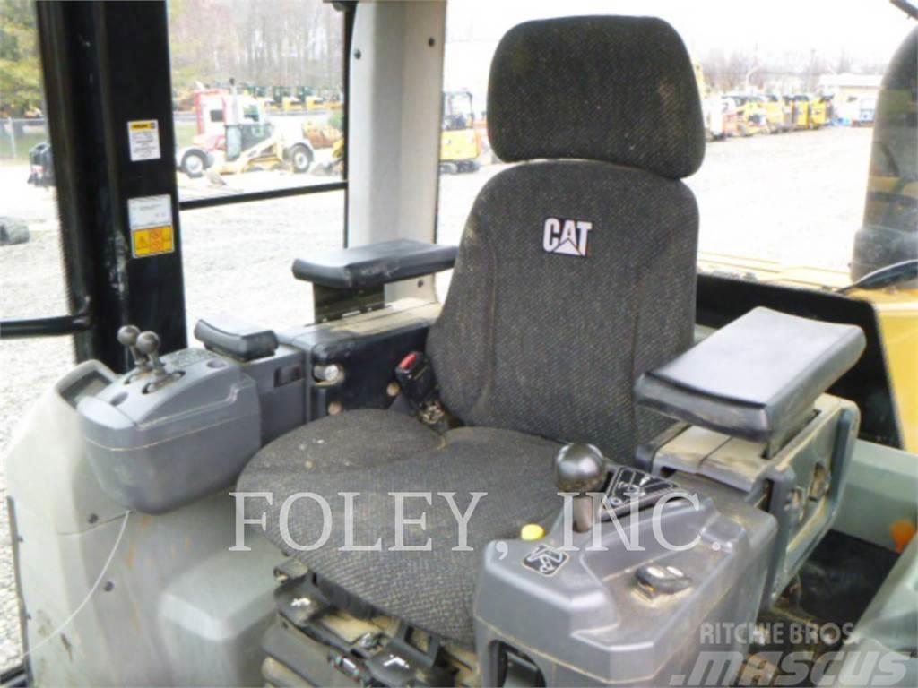 CAT 953D Pásové nakladače