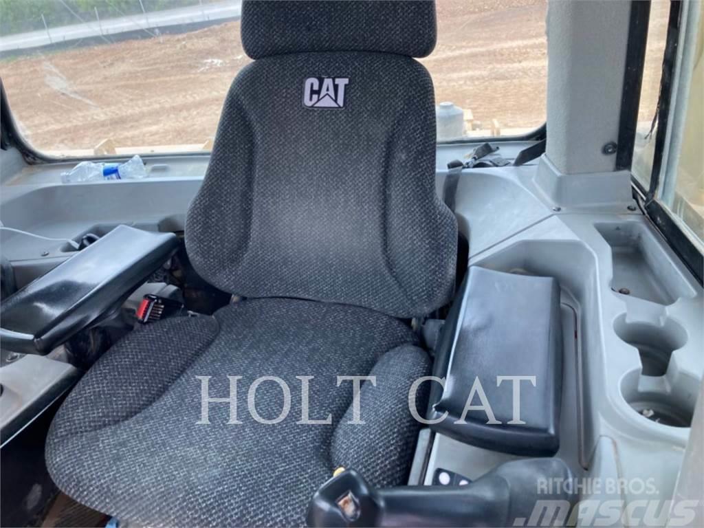 CAT D9T Pásové dozery