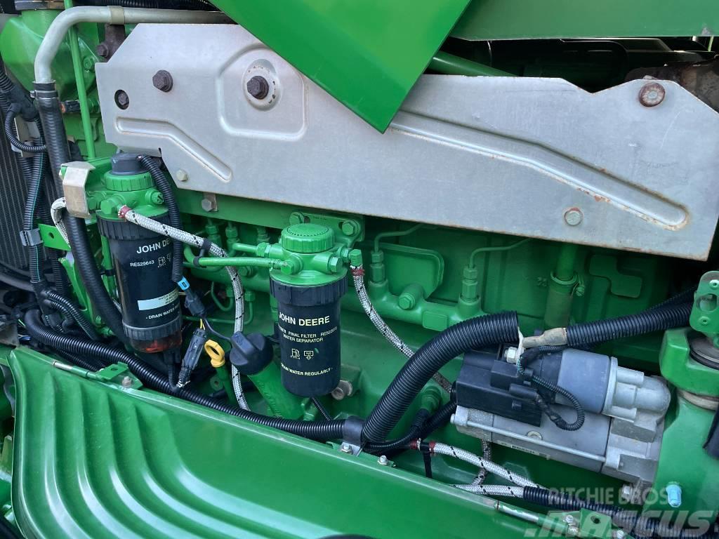 John Deere 6830 Premium AutoPowr Traktory