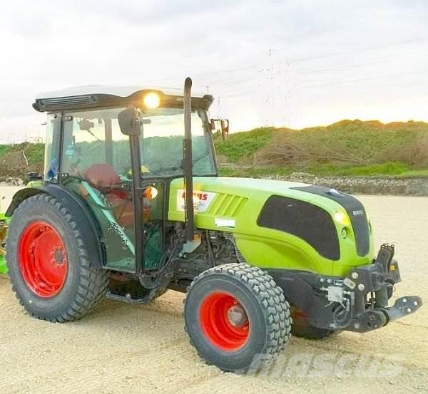 CLAAS Nexos 240 VL Traktory