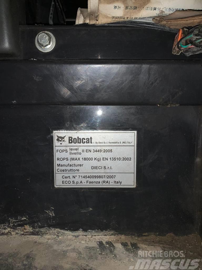 Bobcat Telehandler TR50210 Teleskopické manipulátory