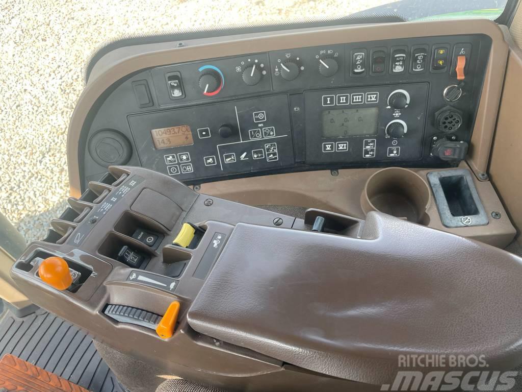 John Deere 8230 Traktory