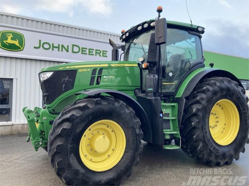 John Deere 6230R Traktory
