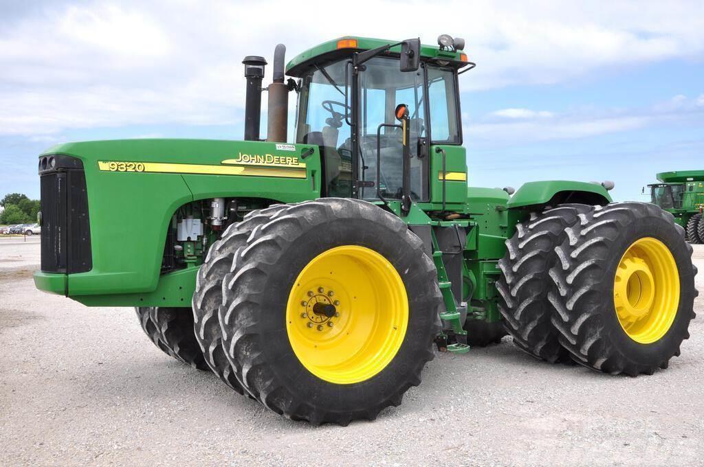 John Deere 9320 Traktory