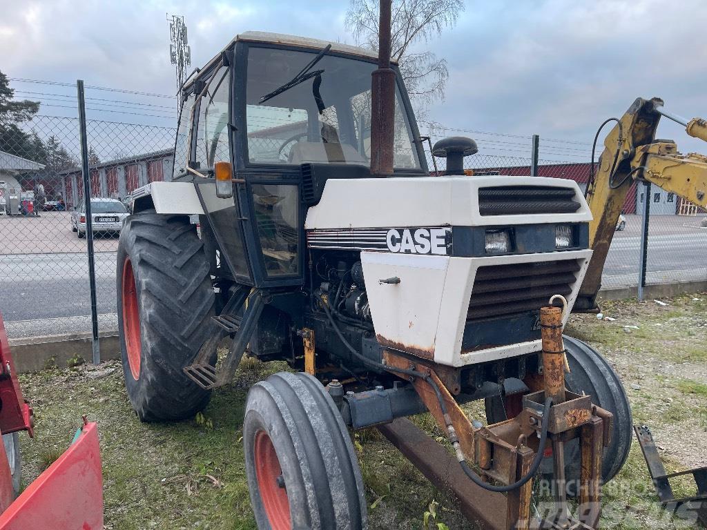 CASE 1494 Hydrashift med snöplog Traktory