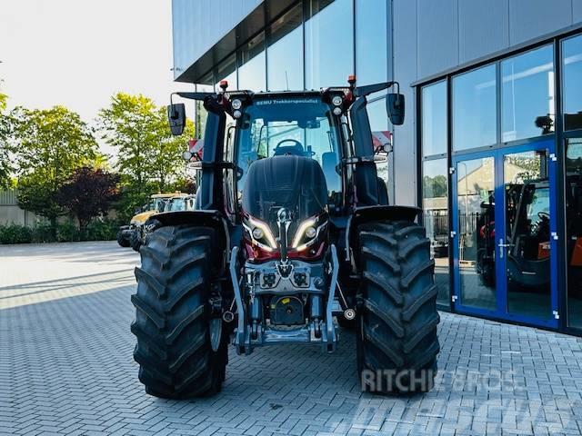 Valtra Q305 DEMO Super Compleet! Traktory