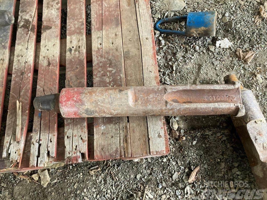  Aftermarket 5-1/4” x 26 Cable Tool Drilling Chisel Příslušenství a náhradní díly k pilířovým zařízením
