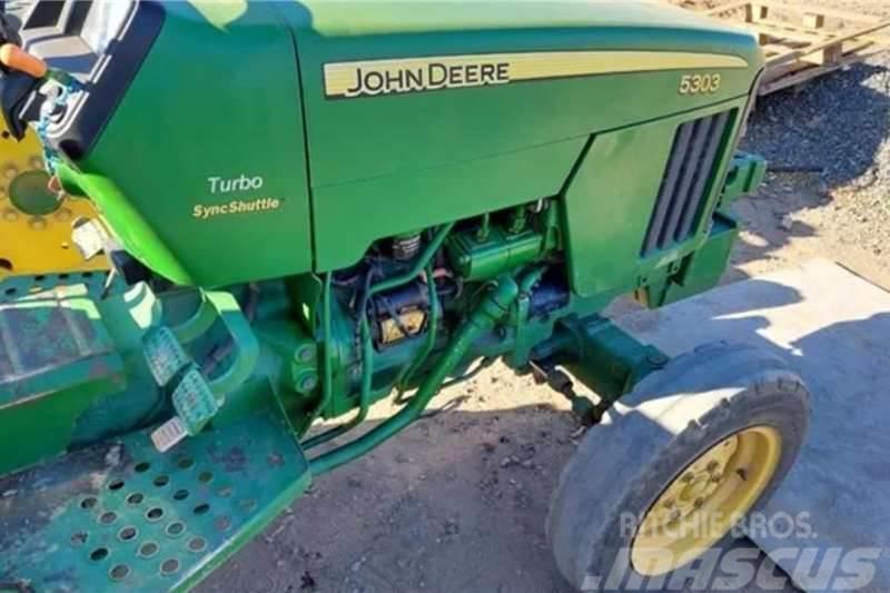 John Deere 5303 Traktory