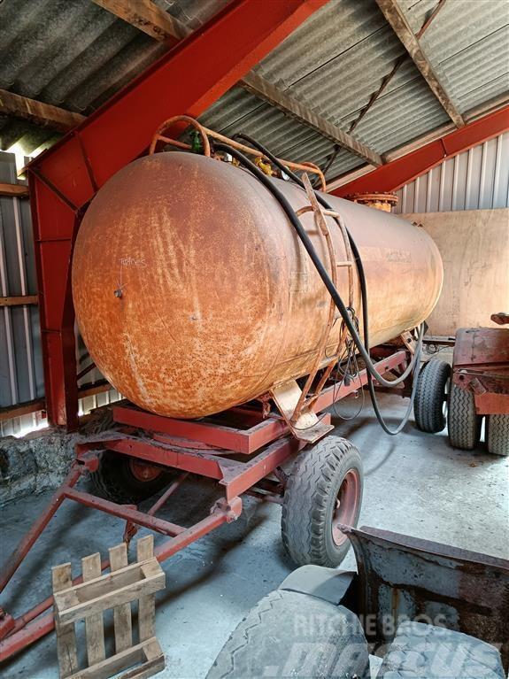  - - -  Ammoniak tankvogn ca. 3 tons Kalové cisterny
