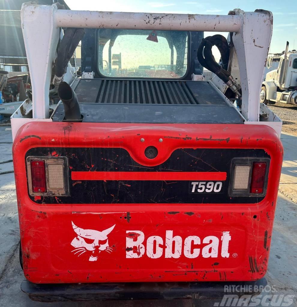 Bobcat T 590 Smykem řízené nakladače