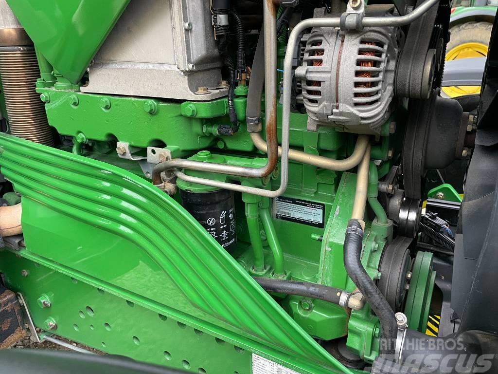 John Deere 6830 Premium AutoPowr Traktory