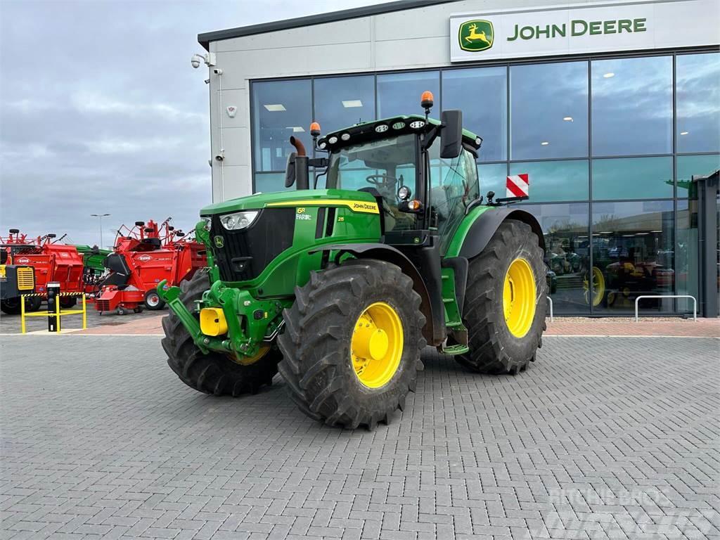 John Deere 6R215 Traktory