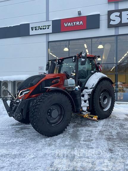 Valtra Q285 Traktory