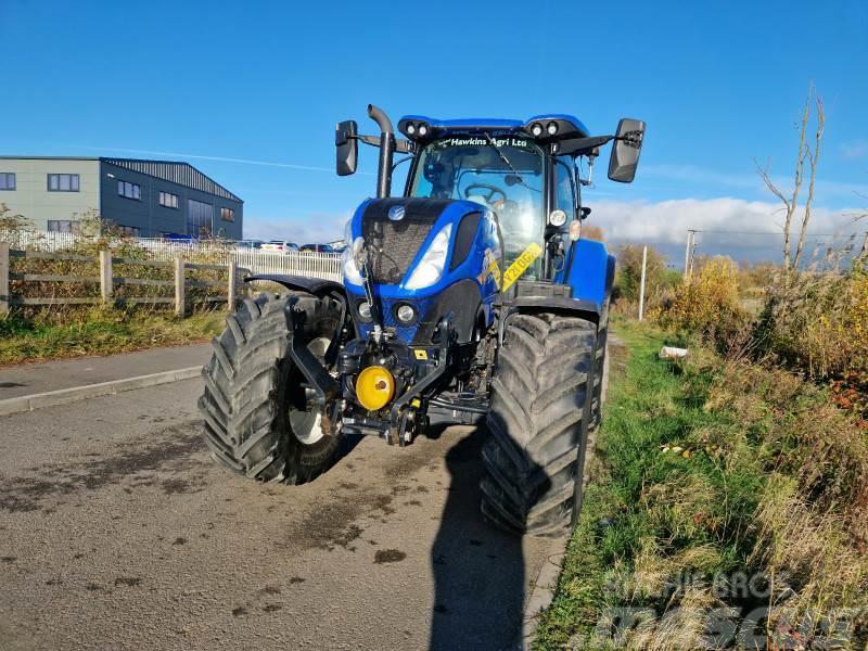 New Holland T7.210AC Traktory
