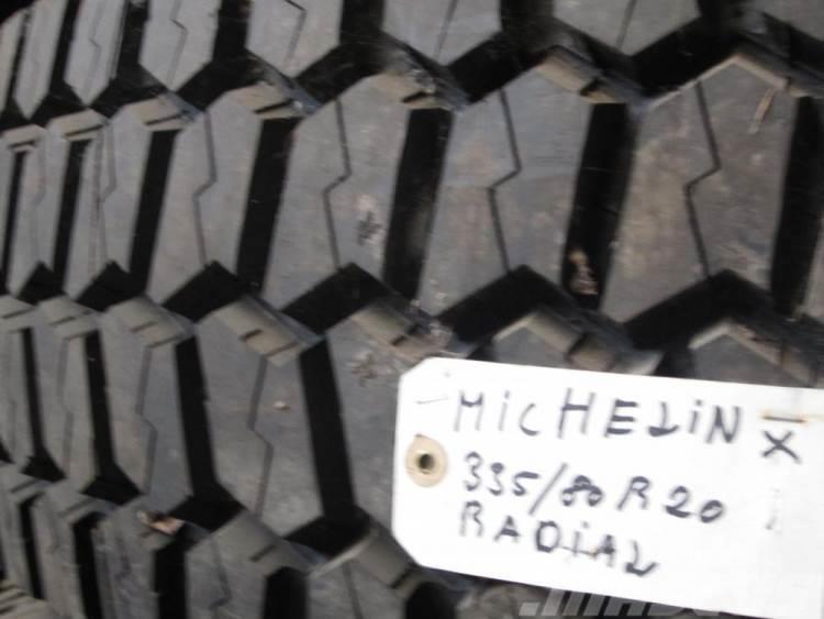  335/80R20 Michelin dæk - 2 stk. Tyres, wheels and rims