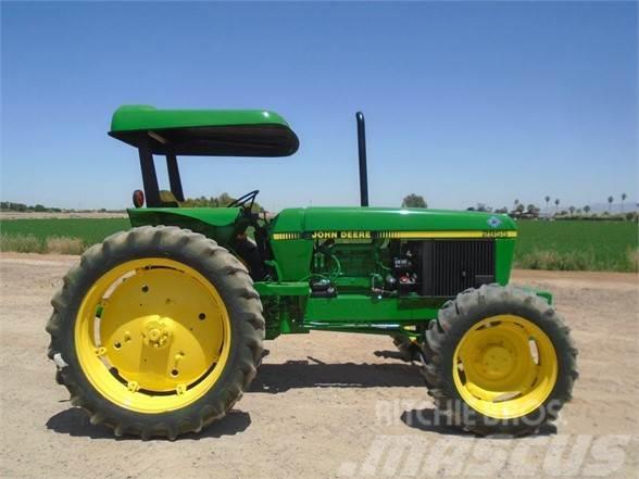 John Deere 2955 Traktory