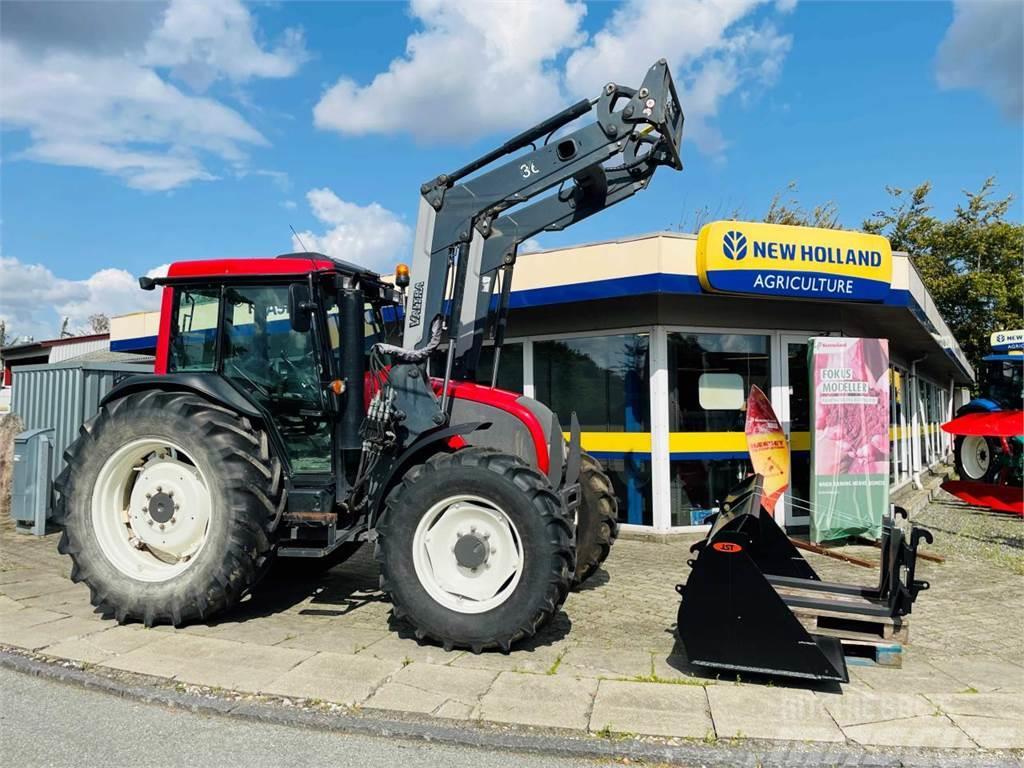 Valtra A83 Traktory
