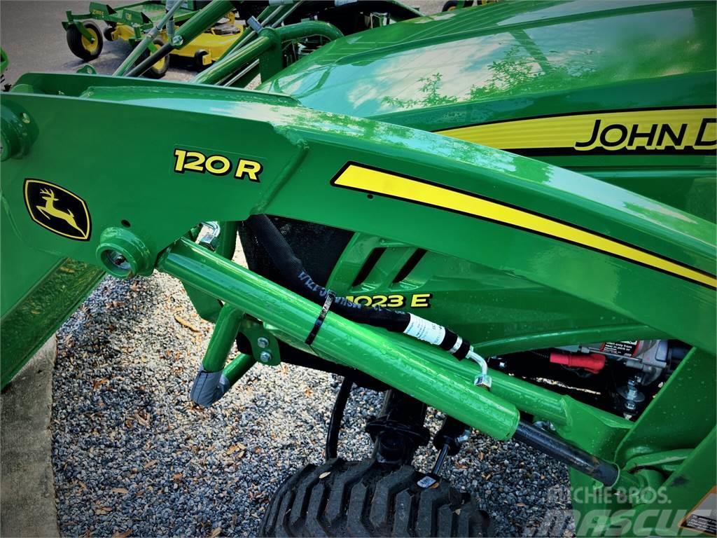 John Deere 1023E Kompaktní traktory