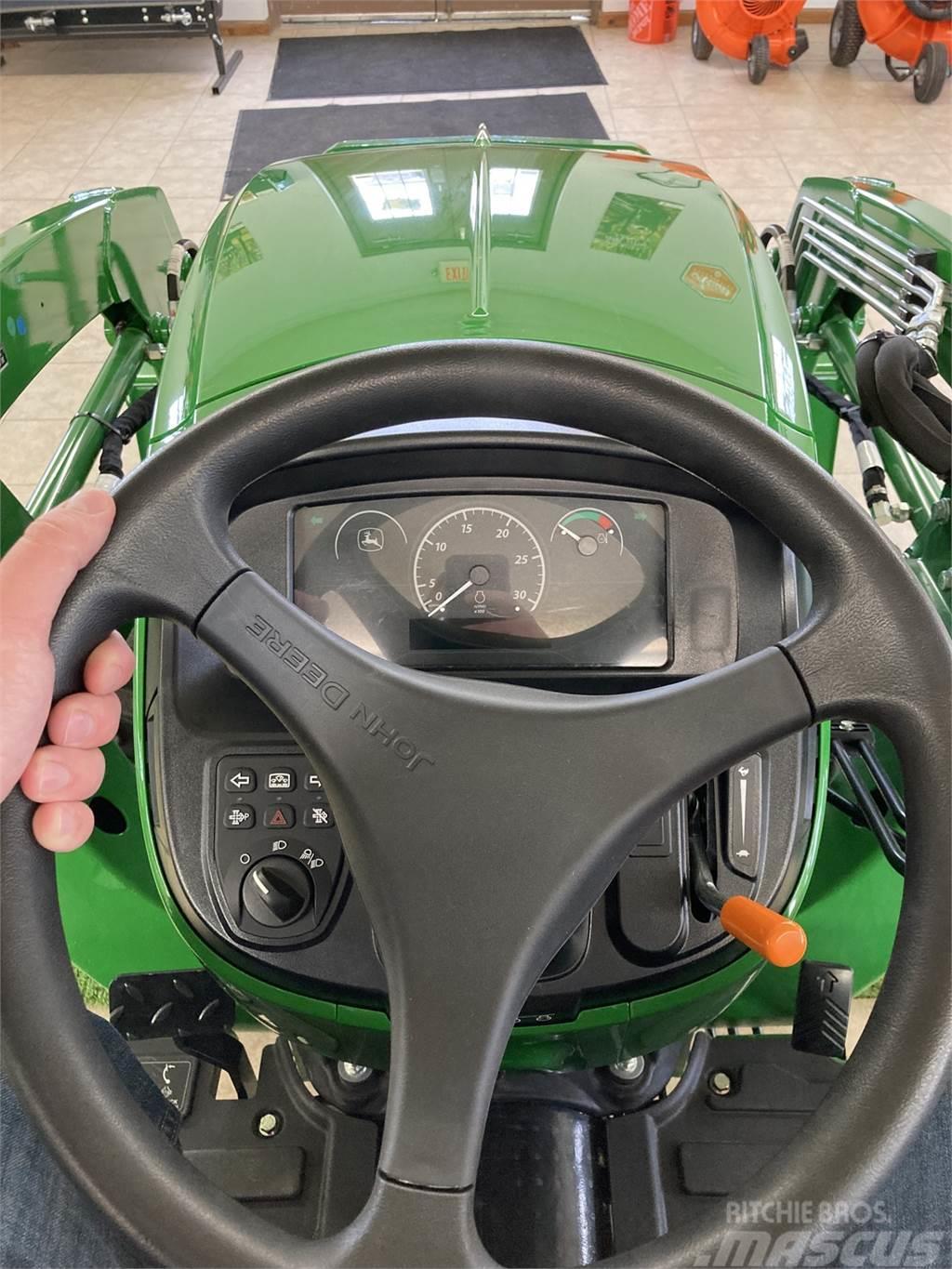 John Deere 3038E Kompaktní traktory