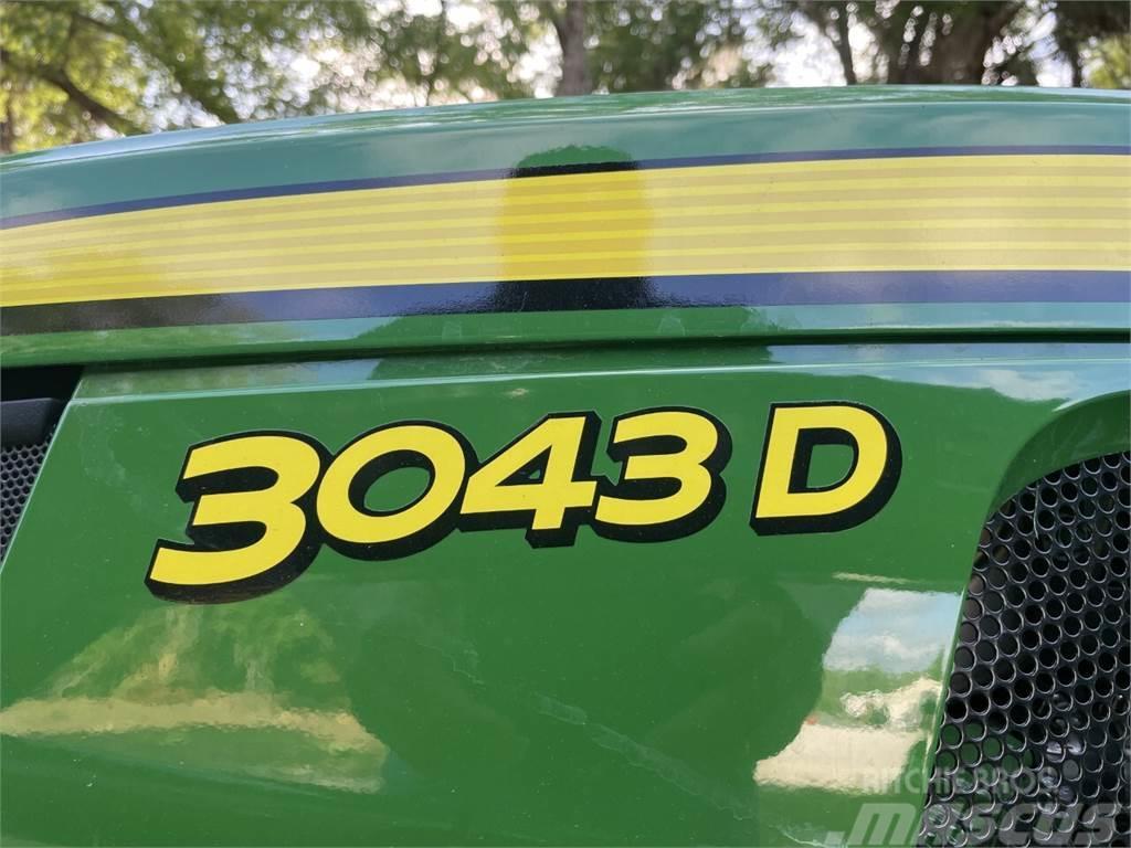 John Deere 3043D Traktory