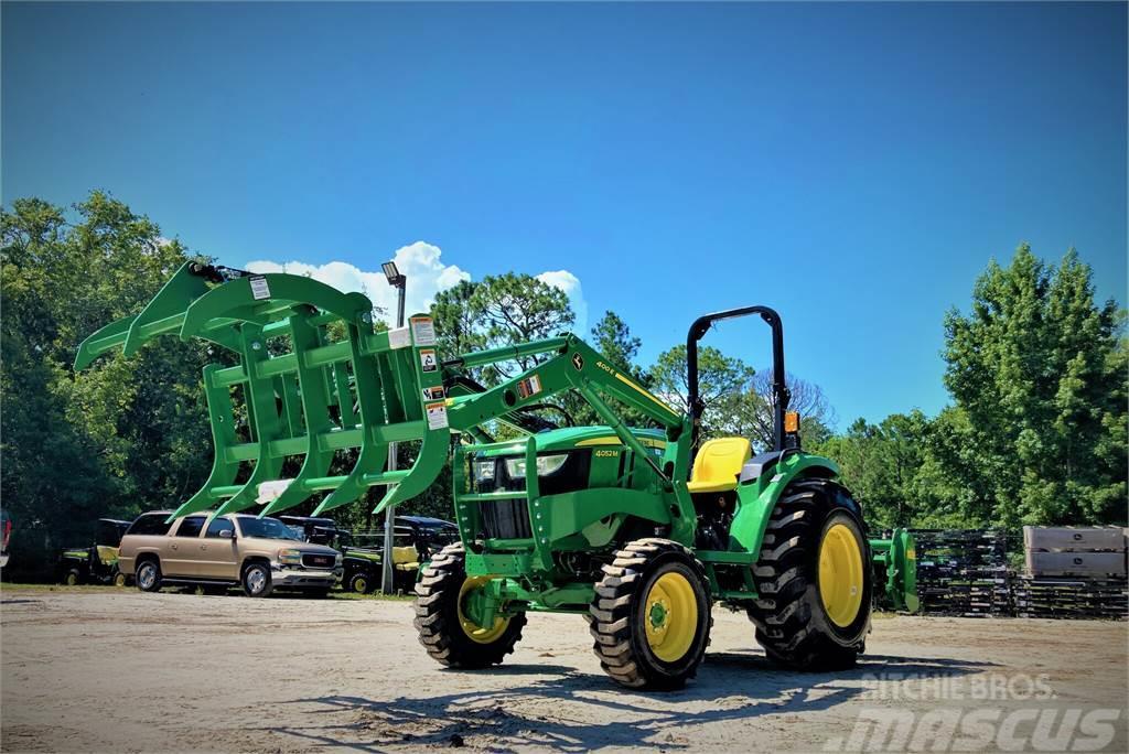 John Deere 4052M Traktory