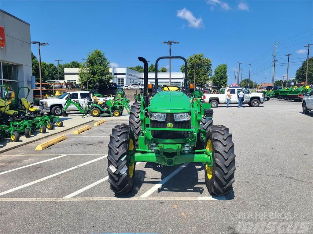 John Deere 5060E Traktory