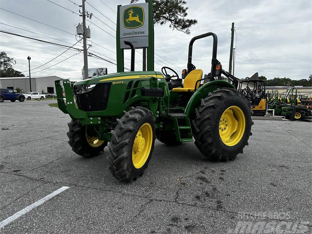 John Deere 5060E Traktory