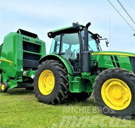 John Deere 5115M Traktory