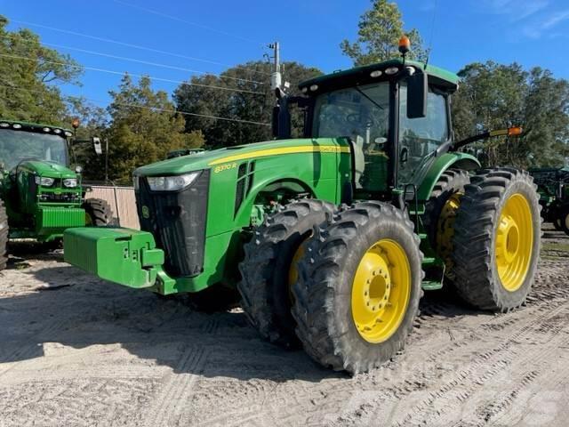 John Deere 8370R Traktory