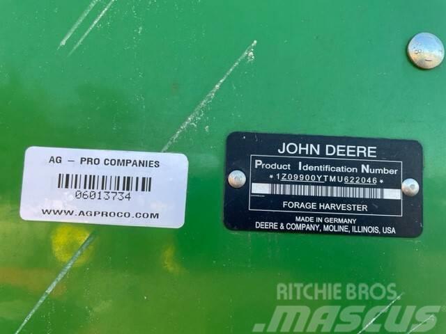 John Deere 9900 Sklízecí řezačka