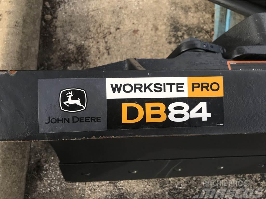 John Deere DB84 Ostatní