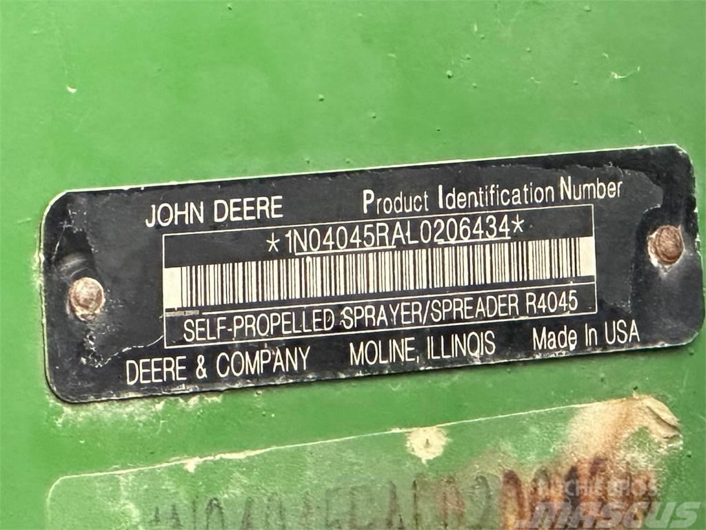 John Deere R4045 Tažené postřikovače