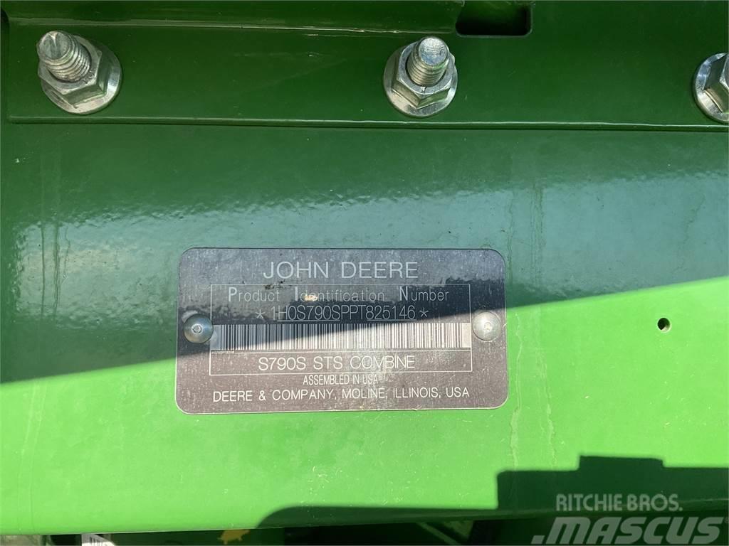 John Deere S790 Sklízecí mlátičky