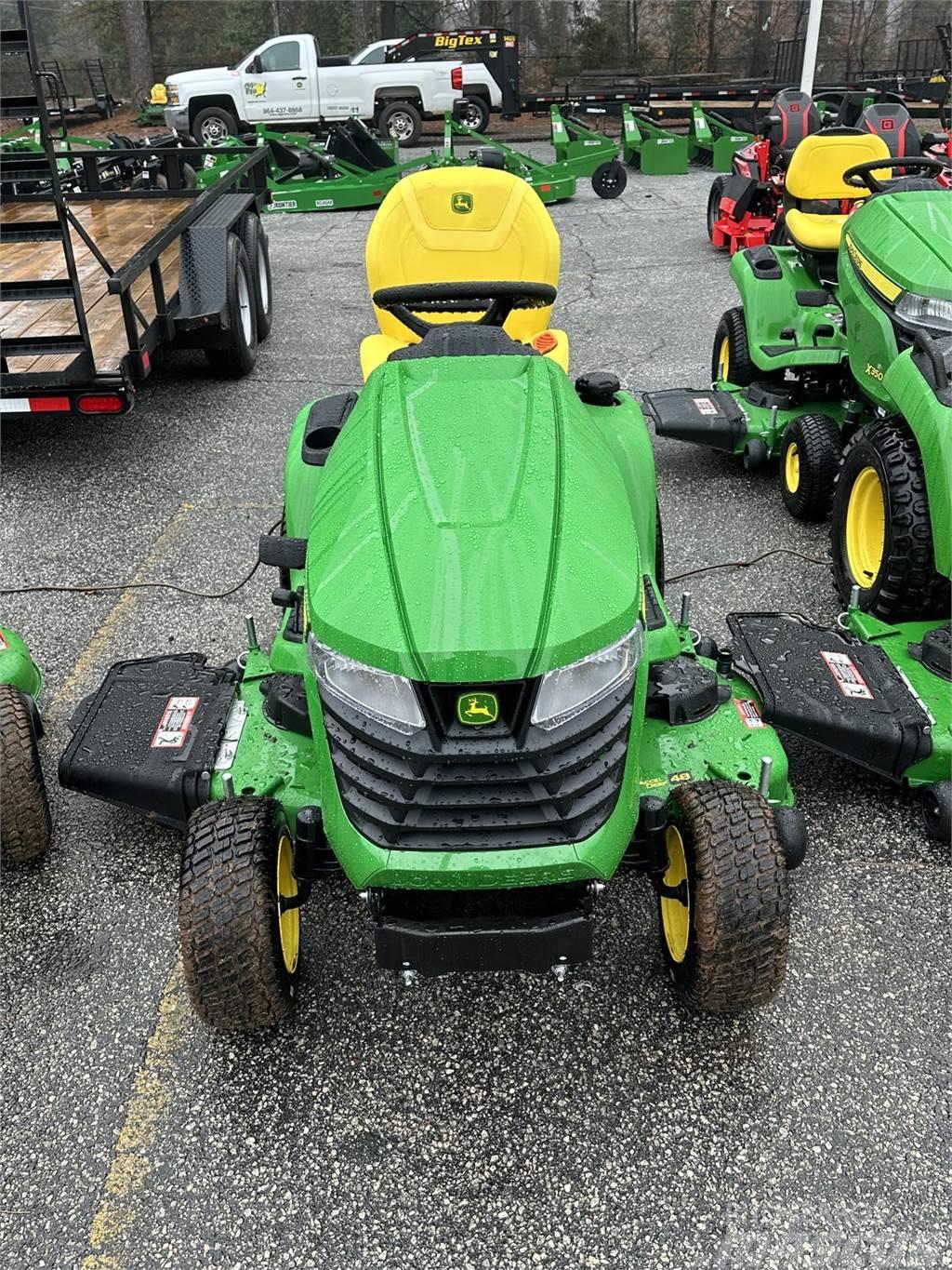 John Deere X390 Kompaktní traktory