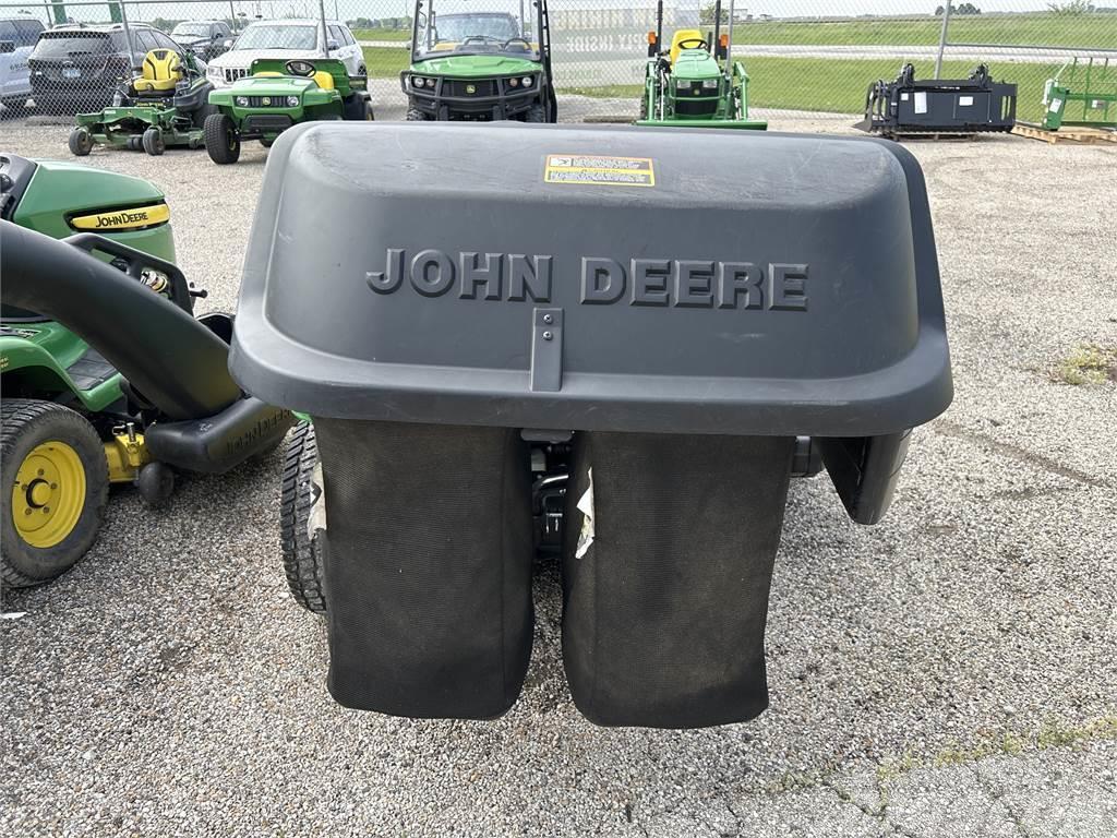 John Deere X390 Kompaktní traktory