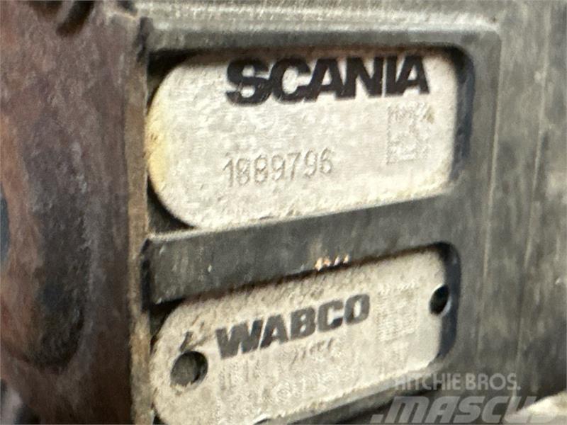 Scania  VALVE BLOCK SOLENOID VALVE 1889796 Radiátory