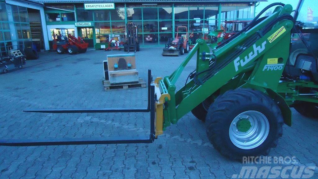  Dominator Palettengabel mit 200 cm Zinkenlänge 2,5 Další příslušenství k traktorům