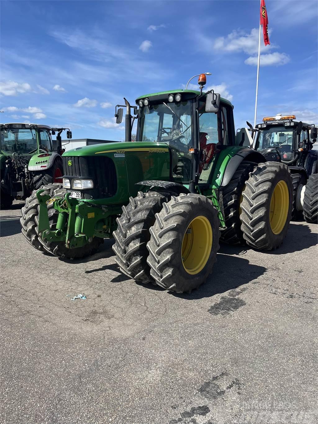 John Deere 6820 +FL Traktory