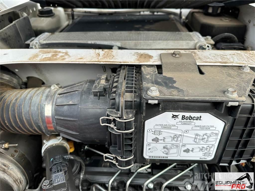 Bobcat T590 Smykem řízené nakladače