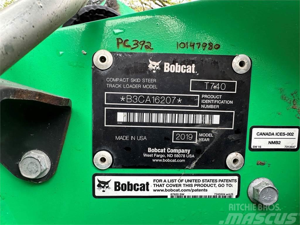 Bobcat T740 Smykem řízené nakladače