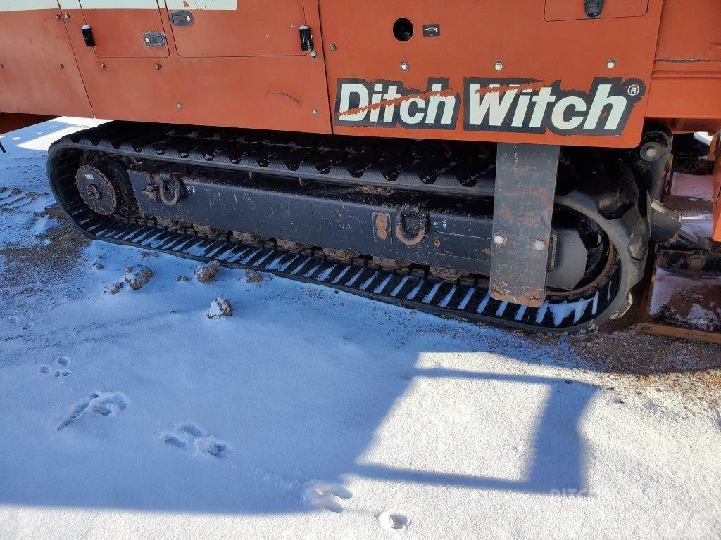 Ditch Witch JT8020 MACH 1 Horizontální vrtací zařízení