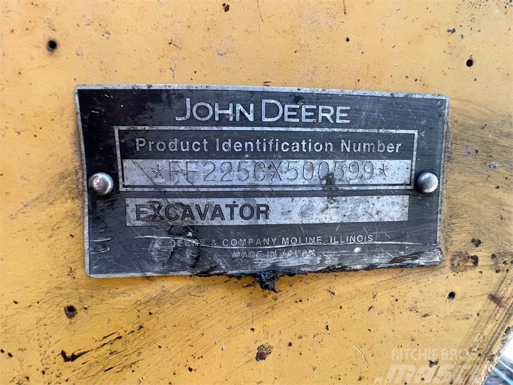 John Deere 225C LC Pásová rýpadla