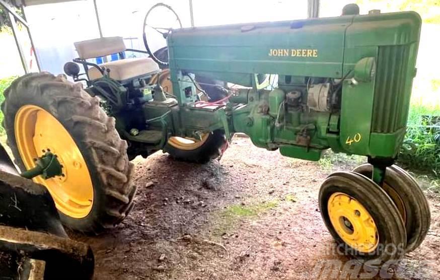 John Deere 40 series Traktory