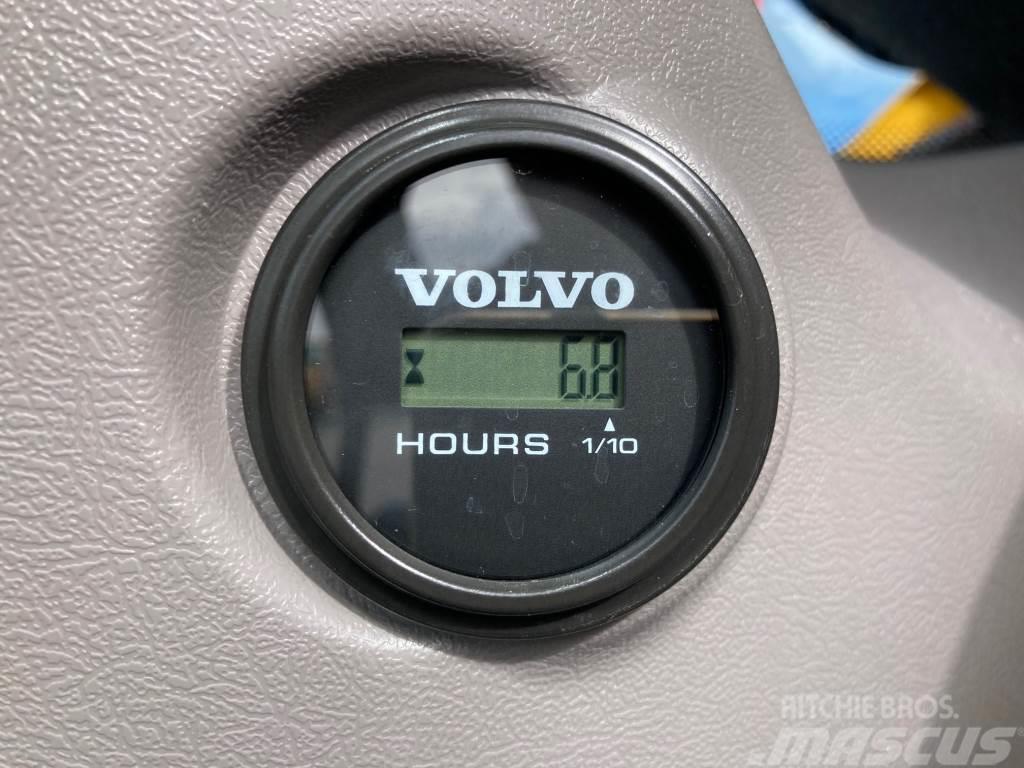 Volvo EC300EL + 700MM TELAT + RASVARI + PROBO-OHJATTU LU Pásová rýpadla