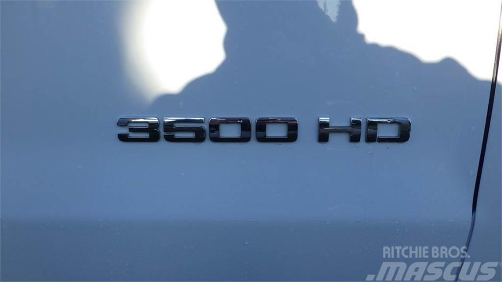 Chevrolet Silverado 3500HD Komunální / Multi-užitková vozidla